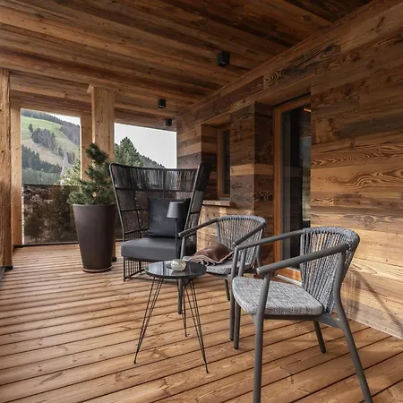 Aparthotel Alpine Adler 3*