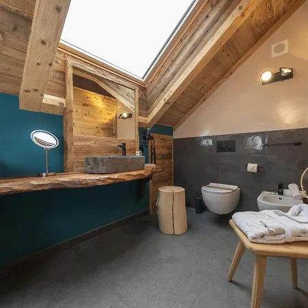 Alpine Adler Aparthotel