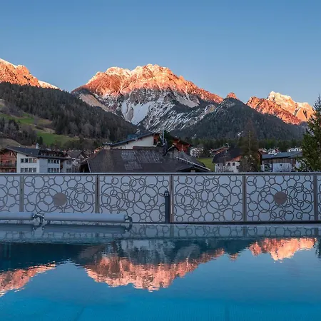 Alpine Adler Aparthotel